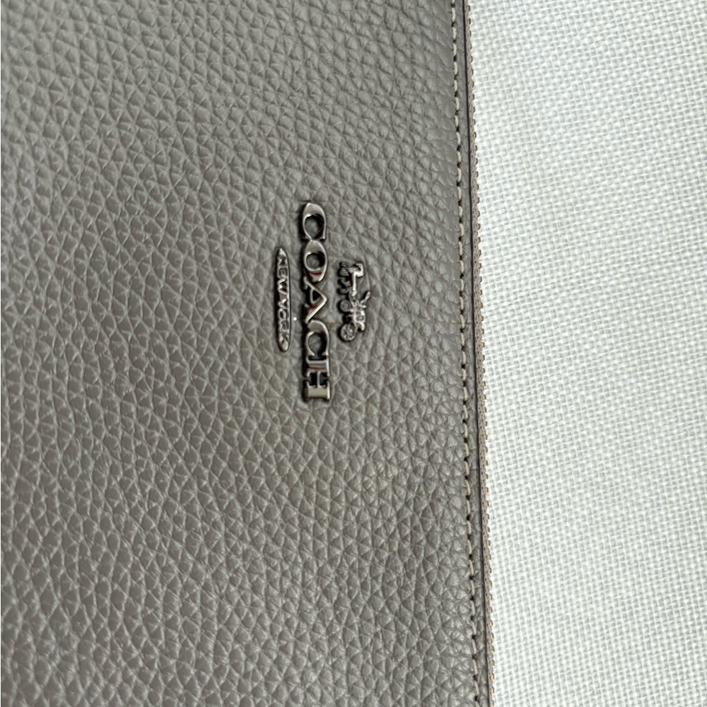 Coach Gray Leather wristlet - Picture 2 of 4
